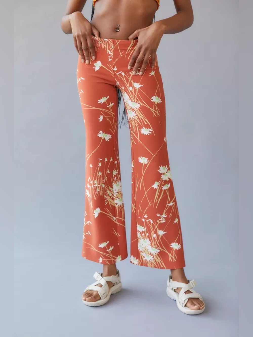 Urban Outfitters Dalila Low-Rise Flare Pant Size Small